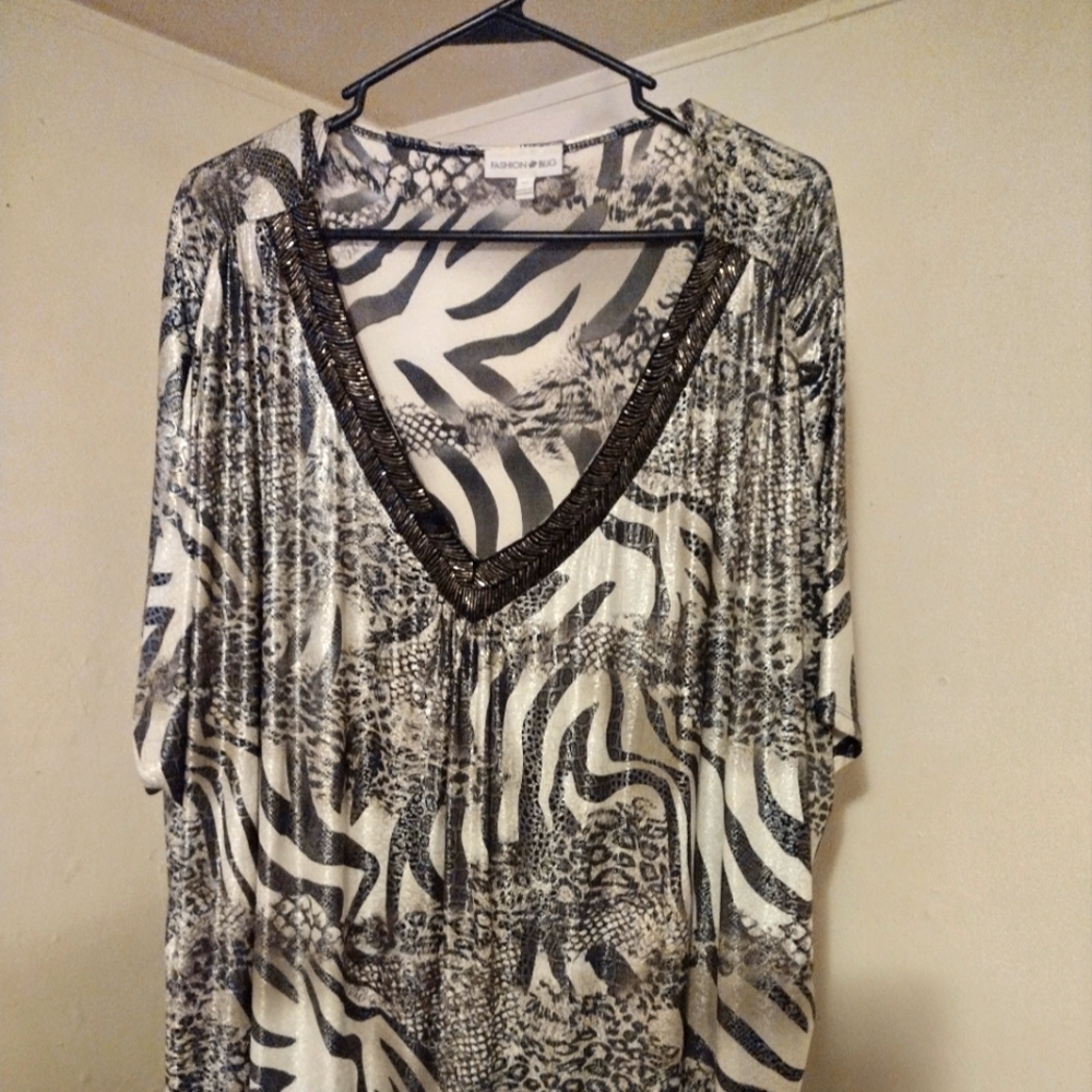 Top black white and silver zebra print 4xl